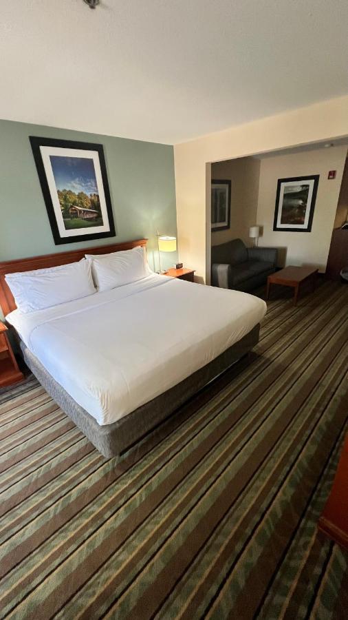 Holiday Inn Express & Suites Salamanca, An Ihg Hotel Esterno foto